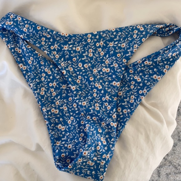 COPY - Floral Ruffle Triangle Halter Bikini Swimsuit - Picture 3 of 6